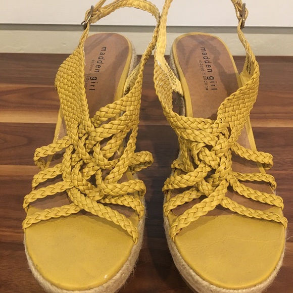 Madden Girl Shoes - 💛Madden Girl Mustard Yellow Wedges